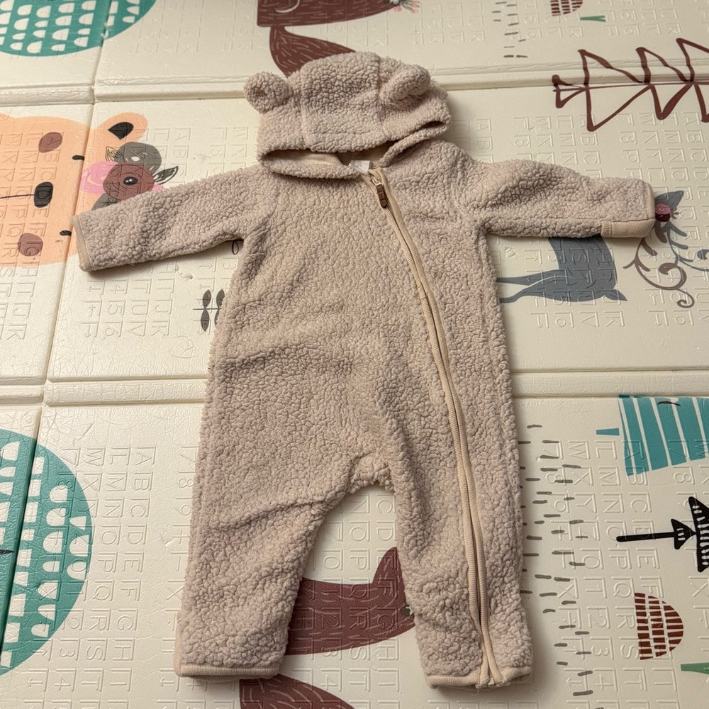 H&M Baby Cream White Teddy Bear Snow Winter Bunting